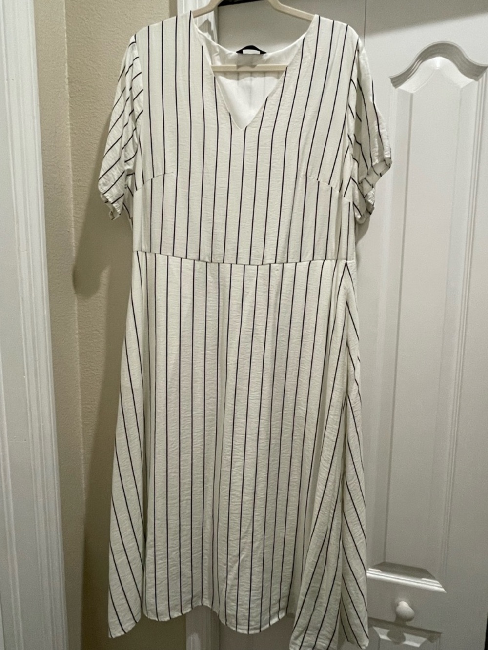 V-Neck Striped Midi Dress - ivory with Black Stripes, size 18-20 (2x)